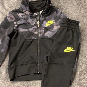 Nike toddler set